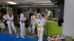 Die Atmosphäre von Taekwondo-Indoor-Wettkämpfen